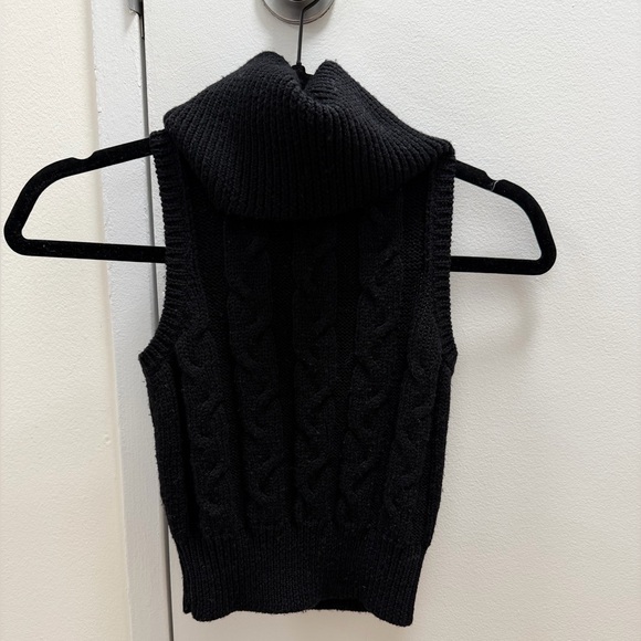 Robert Rodriquez Cropped Knit Turtleneck Tank - Picture 2 of 2
